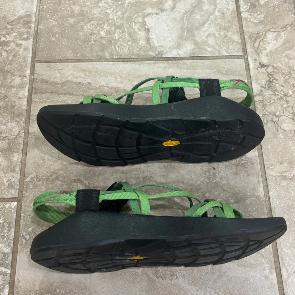 Chaco Z2 Yampa Sandals Womens 8 Green Strappy Toe Loop Hiking Vibram Soles